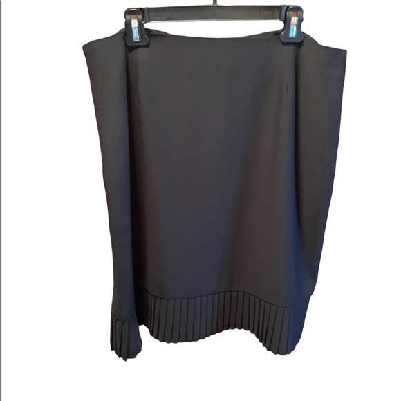 Style & Co woman’s plus size straight black skirt with pleated bottom size 16 - Picture 1 of 4